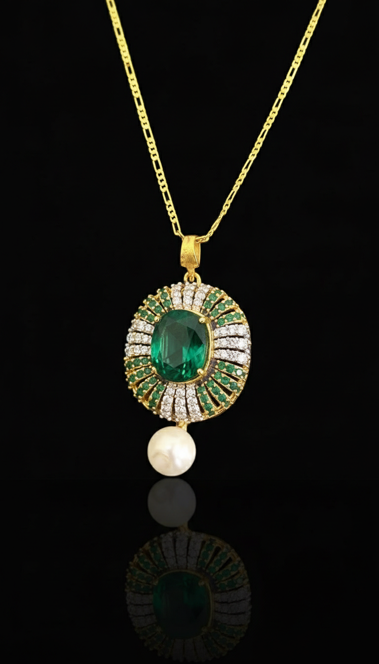 The Emerald Sunburst Pearl Set